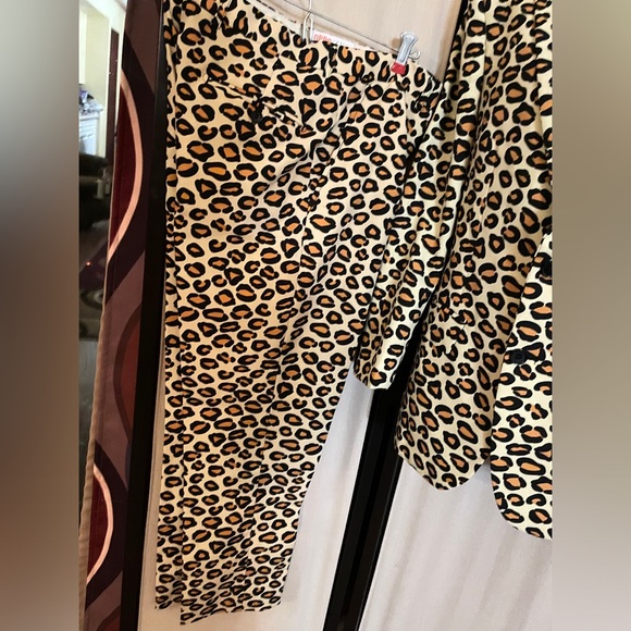 ๐๐ $$25.00 ๐๐ Size 36 Adult Animal Print Two Piece Suit & Top Hat. - Picture 5 of 10